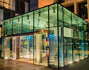 Interview Glass Cube